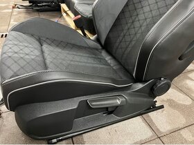 Sedadla VW Golf VIII R Alcantara - 4