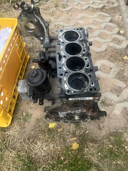 Blok motoru Superb2 2.0 TDi CFGB - 4