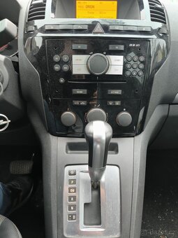 Prodám Opel Zafira B Sport - 4