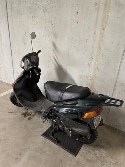 Skůtr Suzuki 125 an - 4