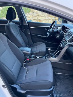 Hyundai i30 1,6GDI 88kw 132t km - 4