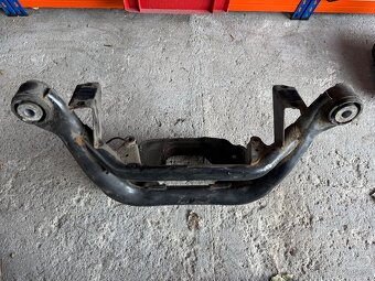 BMW E46 M3 zadni napravnice / klec - 4