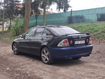 Lexus IS200 - 4