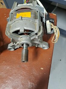 Prodám motor pračka Indesit - 4