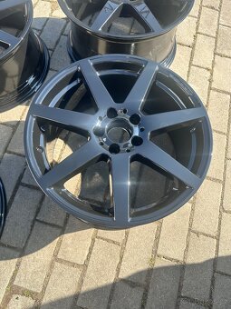 TOP: Sada R18 ALU kol Mercedes-Benz AMG 5x112 - 4