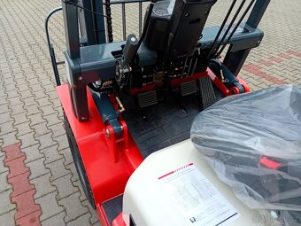 Vysokozdvižný vozík 2.5T, 3.0m zdvih, BENZIN / LPG - 4