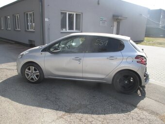 Peugeot 208 1,2 VTI - 4