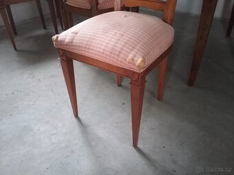 Velký oválný jídelní stůl - 4