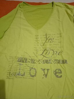 Zelená dámská halenka s potiskem - 4