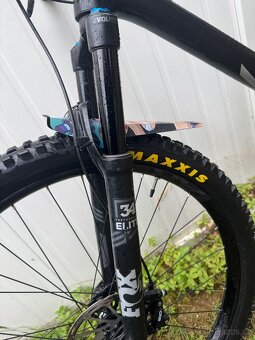 Celopružné kolo YT L - 4