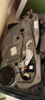 Zbytek náhradní dílů VW Touran - 4