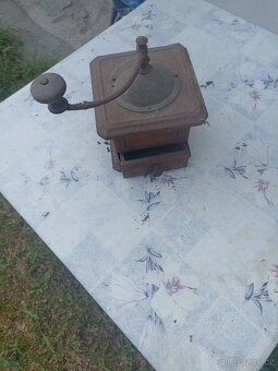 Mlýnek na kávu - 4