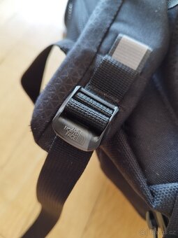 North Face - Batoh Jester - 4