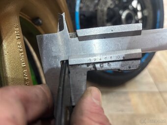Kotouce na Yamaha R1 09-14 - 4