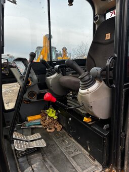 Jcb 65r1 - 4