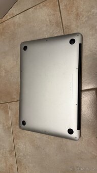 MacBook Air 13” (2017) – Intel i5, 8GB RAM, 128GB SSD, macOS - 4