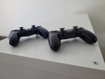 PS 4 PRO, 2x ovladače; přepastovaná; vyčištěná - 4