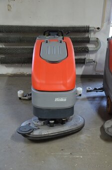 PRODÁM Podlahový mycí stroj repasovaný Hakomatic B90 - 4
