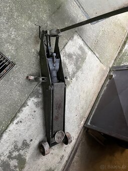 Hydraulický zvedák. - 4