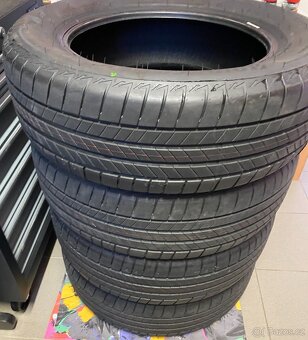 BRIDGESTONE 205/60R16 - 4
