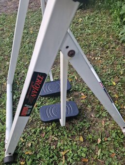 Bílý fitness stroj na cvičení, trenažér Air Walker - 4
