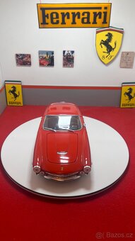 Ferrari 250 GT Berlinetta 1:18 Hot Wheels - 4