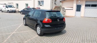 Volkswagen Golf 5 benzin 1,4 - 4