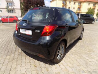 Toyota Yaris 1.0 VVTi serviska, ALU, kamera - 4