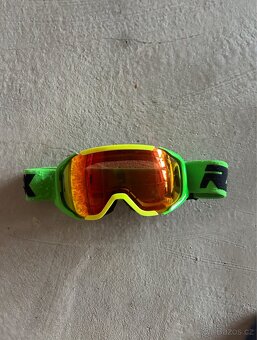 Prodám celou výbavu na lyže⛷️ - 4