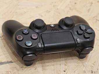 PS 4 PRO 1TB – po servisu, výborný stav, příslušenství - 4