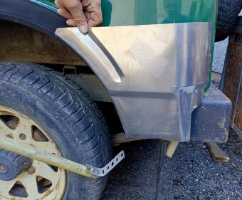 Blatník Suzuki Samurai. - 4