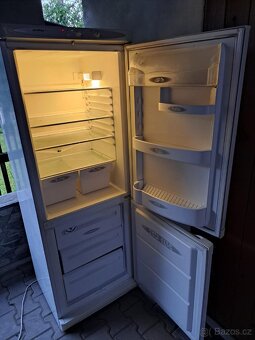 Lednička s mrazákem dole Privileg - 4