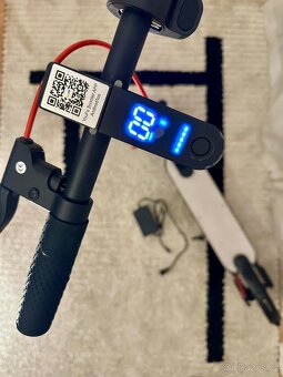 Elektrokoloběžka Jane 250 W - 4