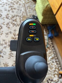 Elektrický invalidní vozík - 4