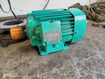 Prodám elektromotor 3kw 2880ot. - 4
