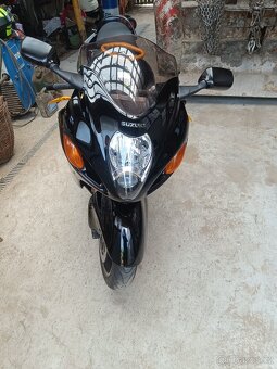 Suzuki GSX-R 1300r hayabusa - 4