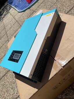 Prodám Solární ostrovní střídač 3500W , 24VDC , 5000W 500VDC - 4