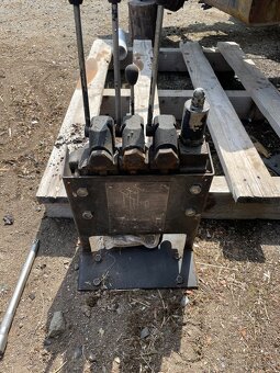 Hydraulický rozvaděč Multicar M25 - 4