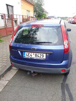 Ford Fiesta 1.4, 59kW, rok 2005 - 4