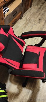 Prodávám Dětskou herní kancelářskou židli Dino černá/červená - 4