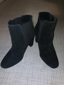 Nízké černé semišové kozačky Esmara vel. 37 - 4
