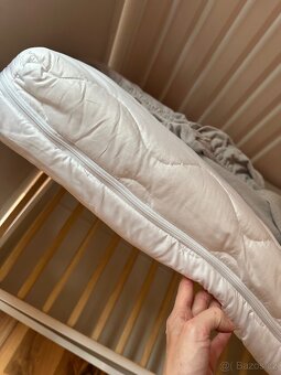 Dětská postýlka ve tvaru domečku - 4