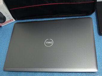 Dell Precision 7750 17 6.Jádro Xeon 10855M 64GB 1TB SSD RTX - 4