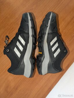 Dětská obuv Adidas s Gore-Tex - 4