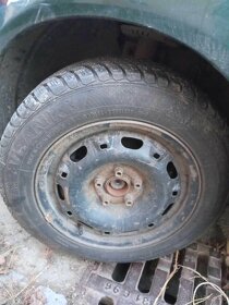 Zimní pneu 185/60 + disk R14 - 4