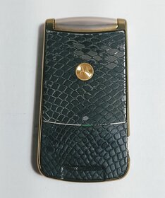 Motorola Razr V8 Gold, mobilní telefon - 4