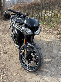 Triumph Speed Triple 1050 RS - 4