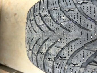 Pneu Nokian 235/55R19 - 4