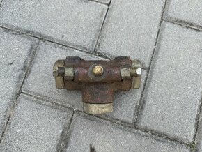 Volha Gaz 24, originálni nový rozdelovač brzd - 4