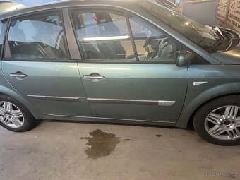 Renoult Megane scenic 2 - 4